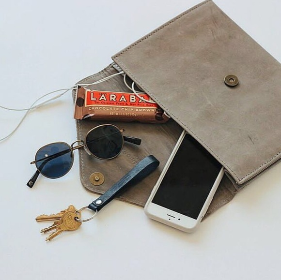 Tigist Clutch - Picture 1 of 3